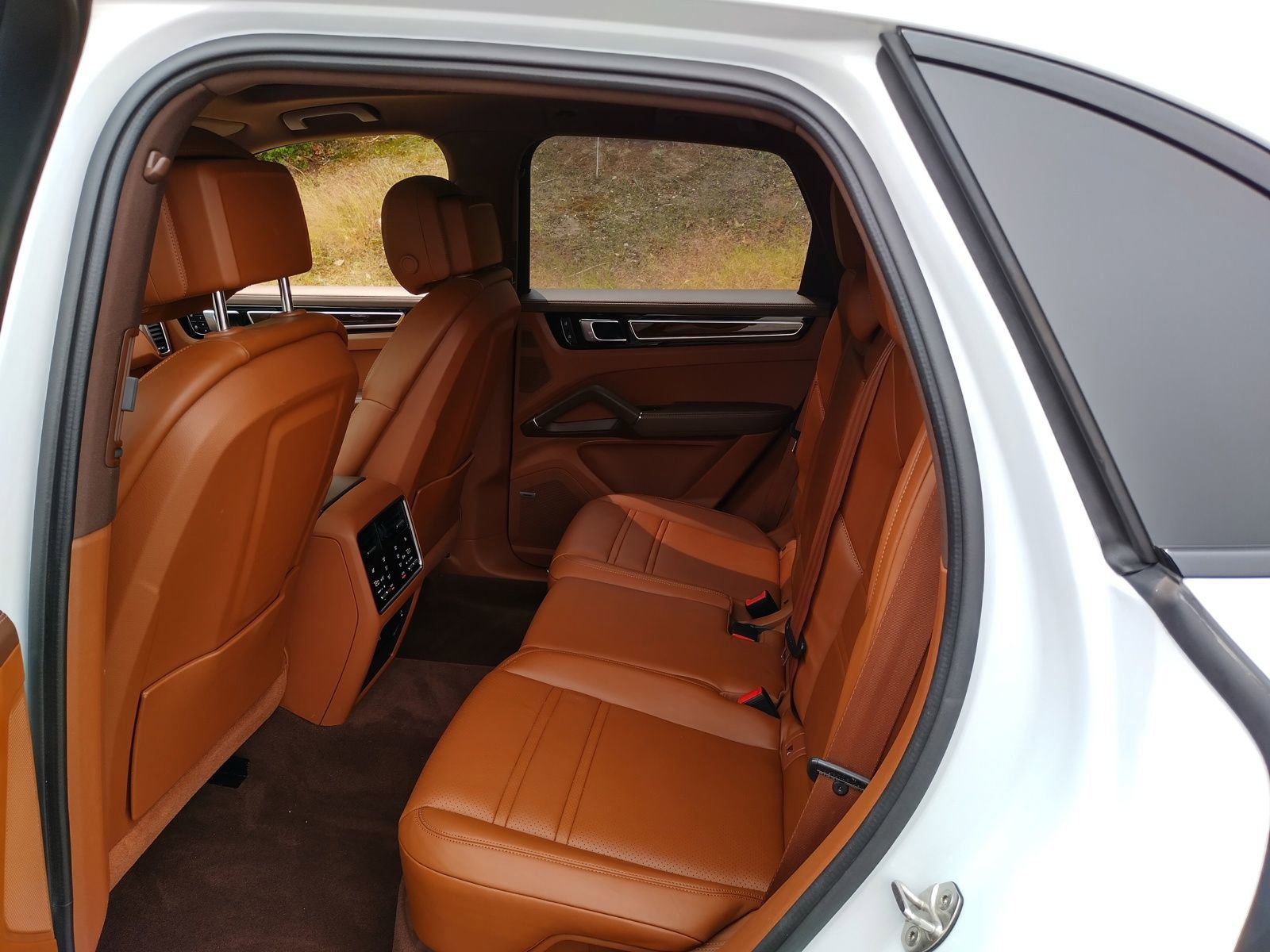 Used 2022 Porsche Cayenne S Platinum image 19