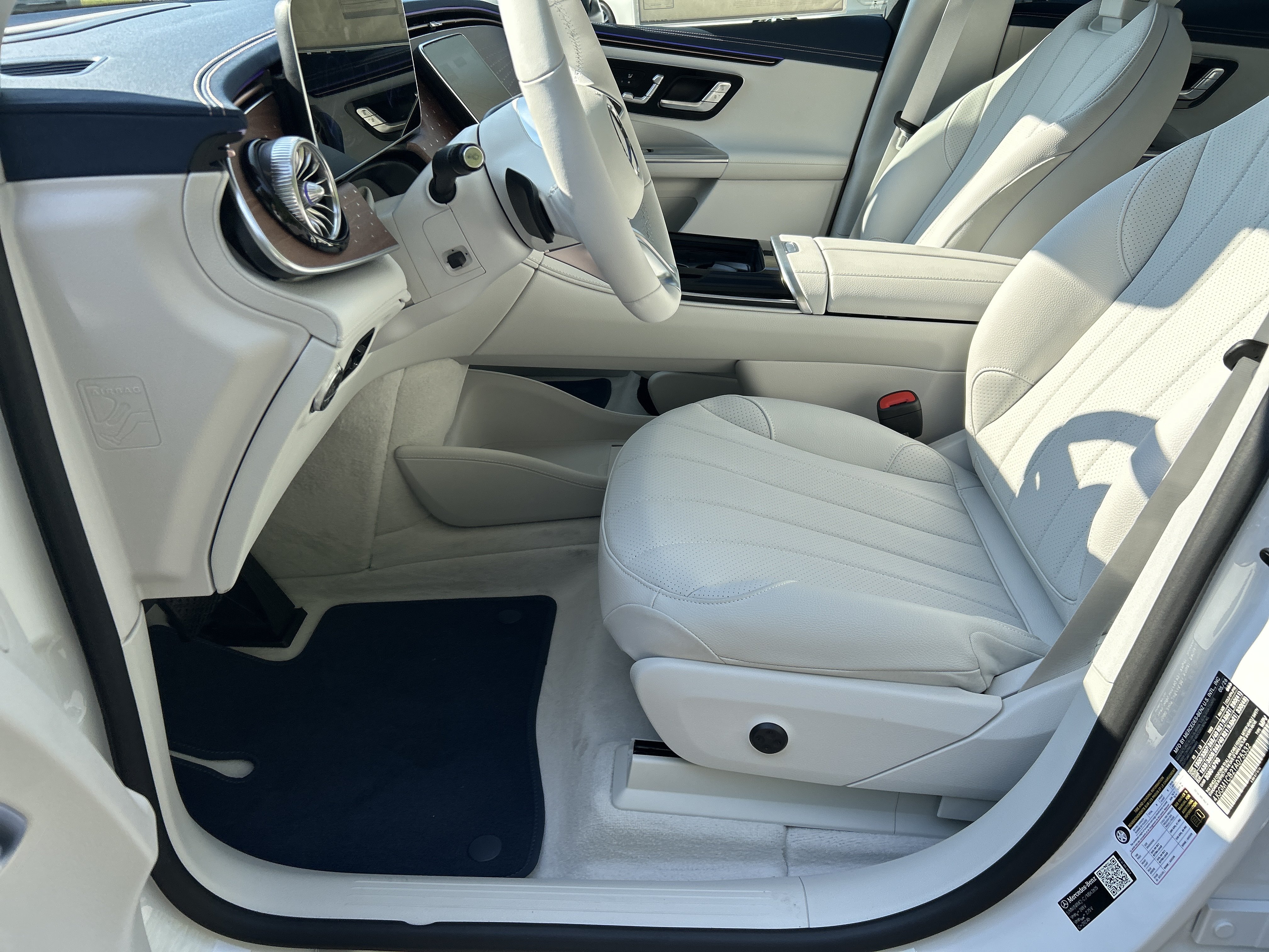 New 2026 Mercedes-Benz EQE 320 4MATIC SUV image 18