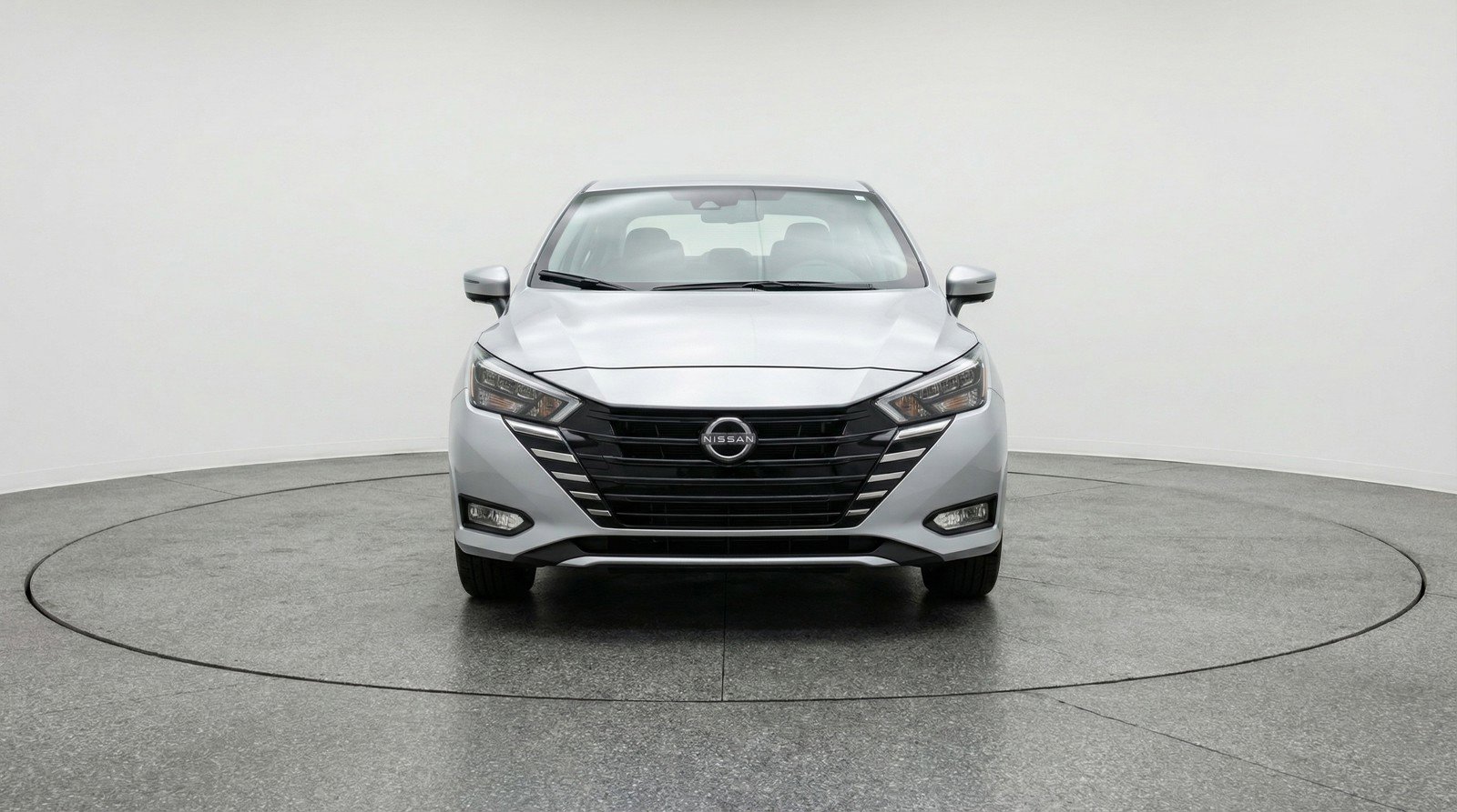 Used 2025 Nissan Versa SV image 2