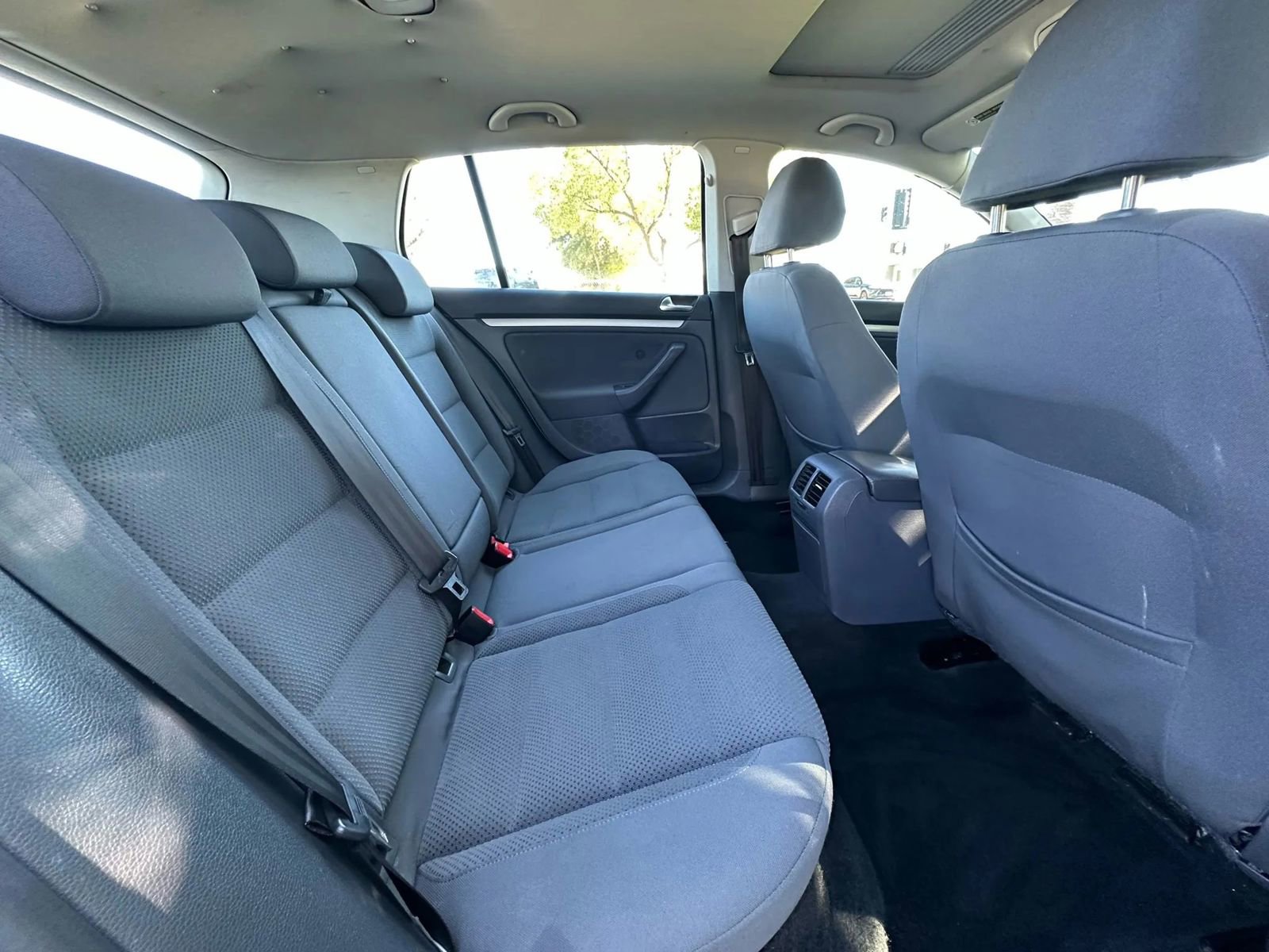 Used 2008 Volkswagen Rabbit S image 9