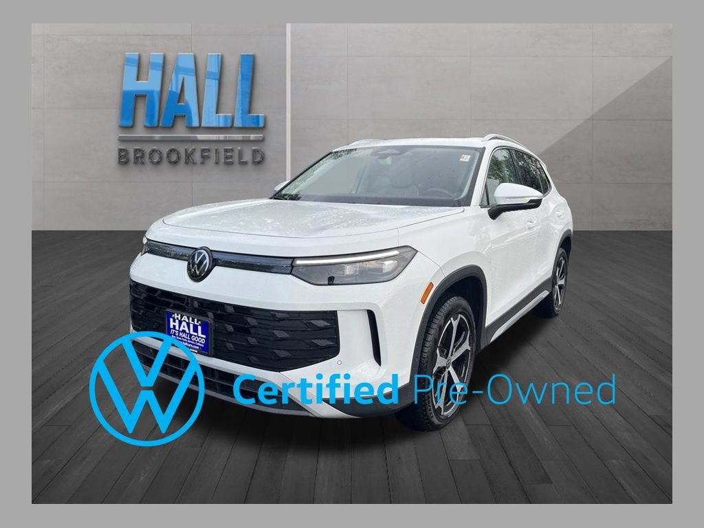 Certified 2025 Volkswagen Tiguan SE w/ Panoramic Sunroof Package