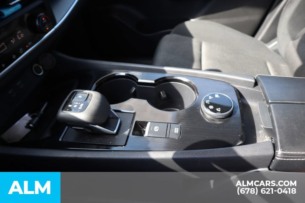 Used 2025 Nissan Rogue SV AWD/4WD image 30