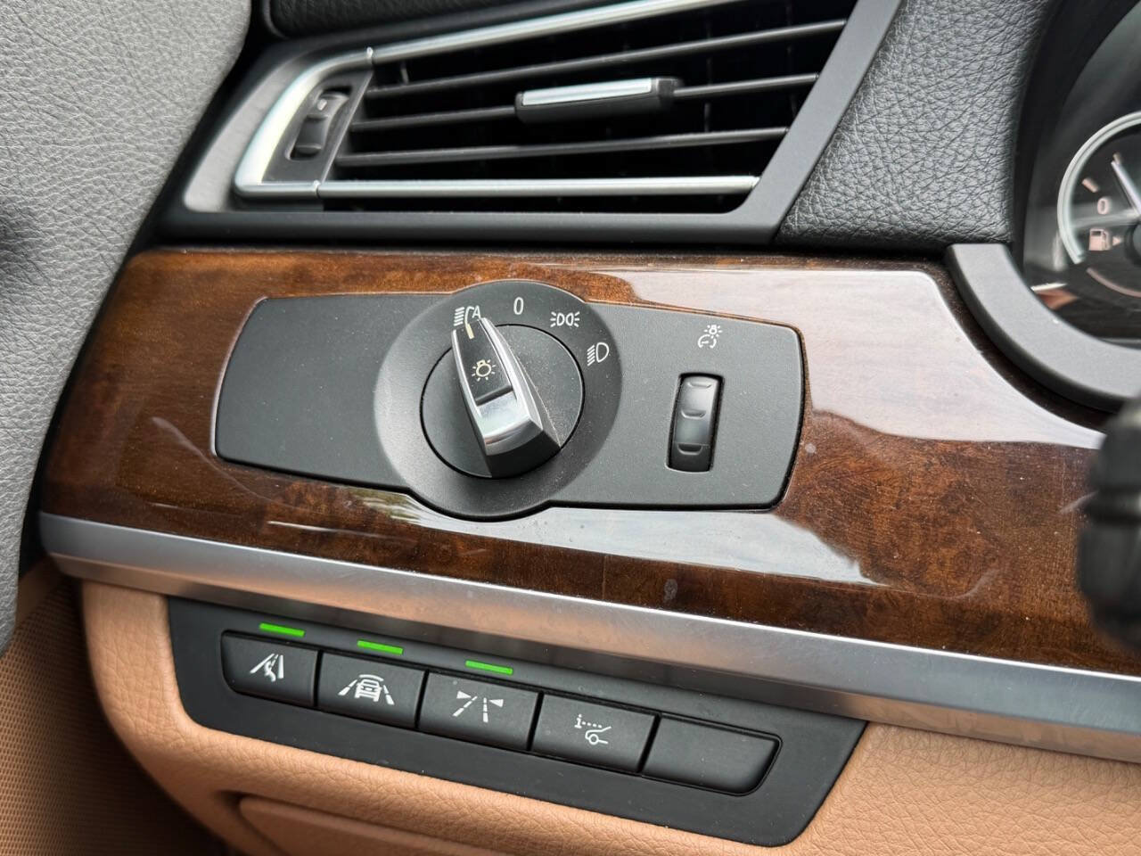Used 2013 BMW 740Li xDrive AWD/4WD image 22