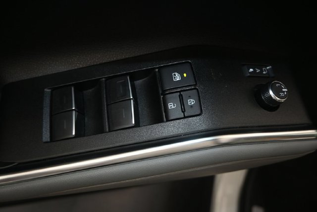 Used 2026 Toyota Highlander Limited AWD/4WD image 12