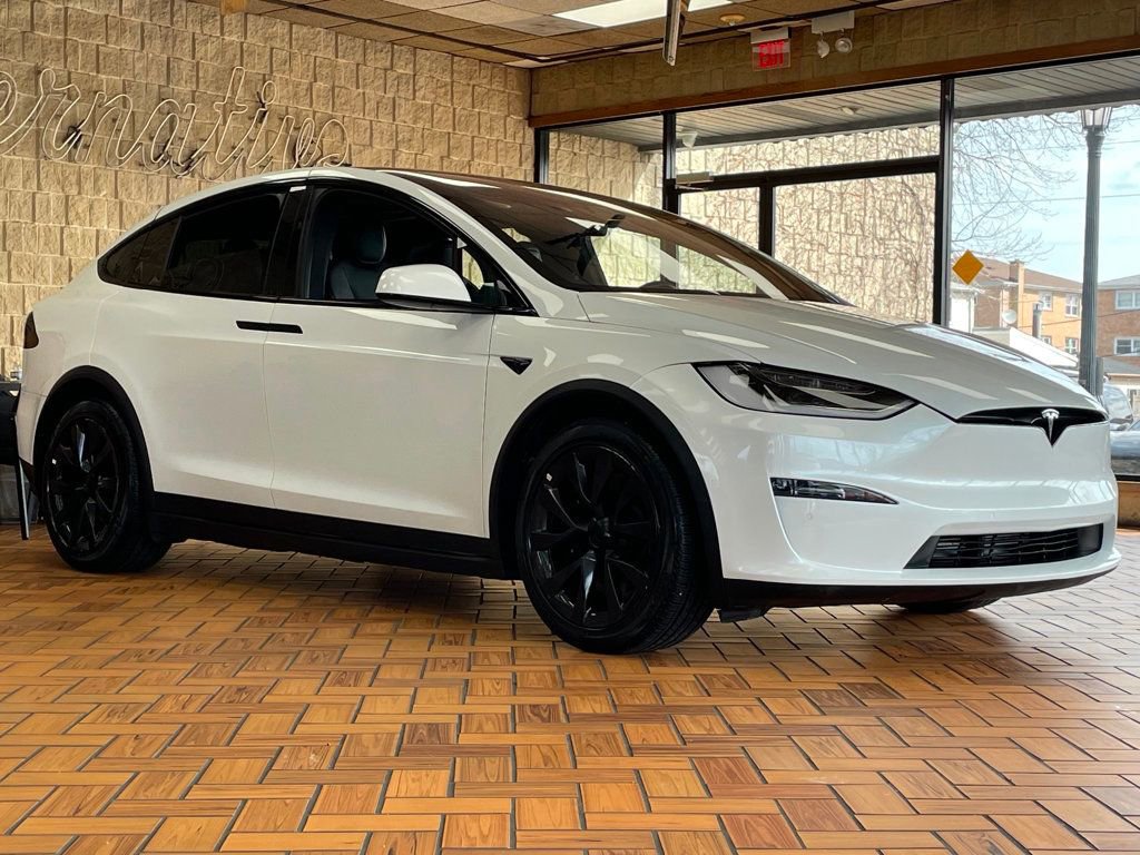 Used 2022 Tesla Model X Plaid image 9