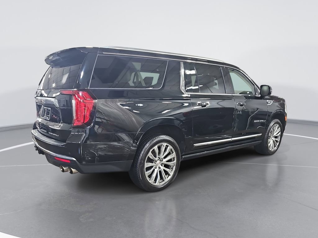 Used 2021 GMC Yukon XL Denali w/ Denali Premium Package image 3