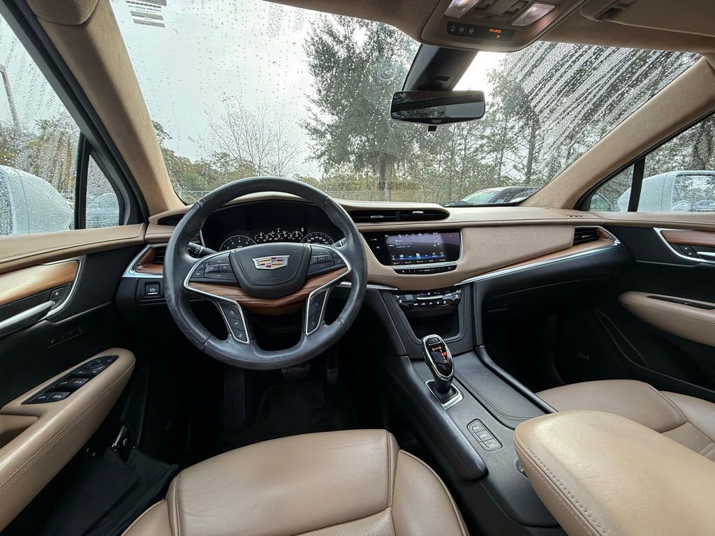 Used 2018 Cadillac XT5 Platinum w/ Driver Assist Package image 18