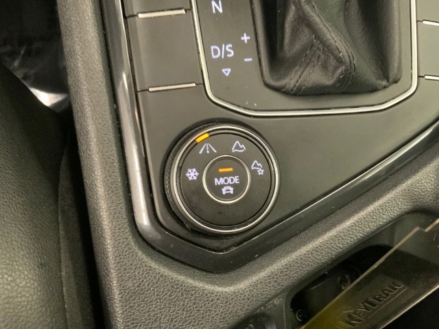 Used 2019 Volkswagen Tiguan SE image 16