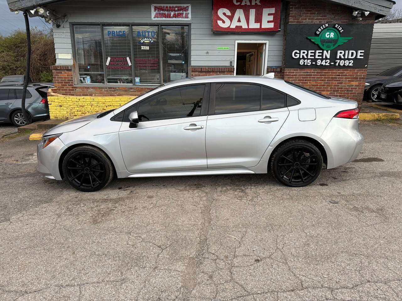 Used 2021 Toyota Corolla LE image 2