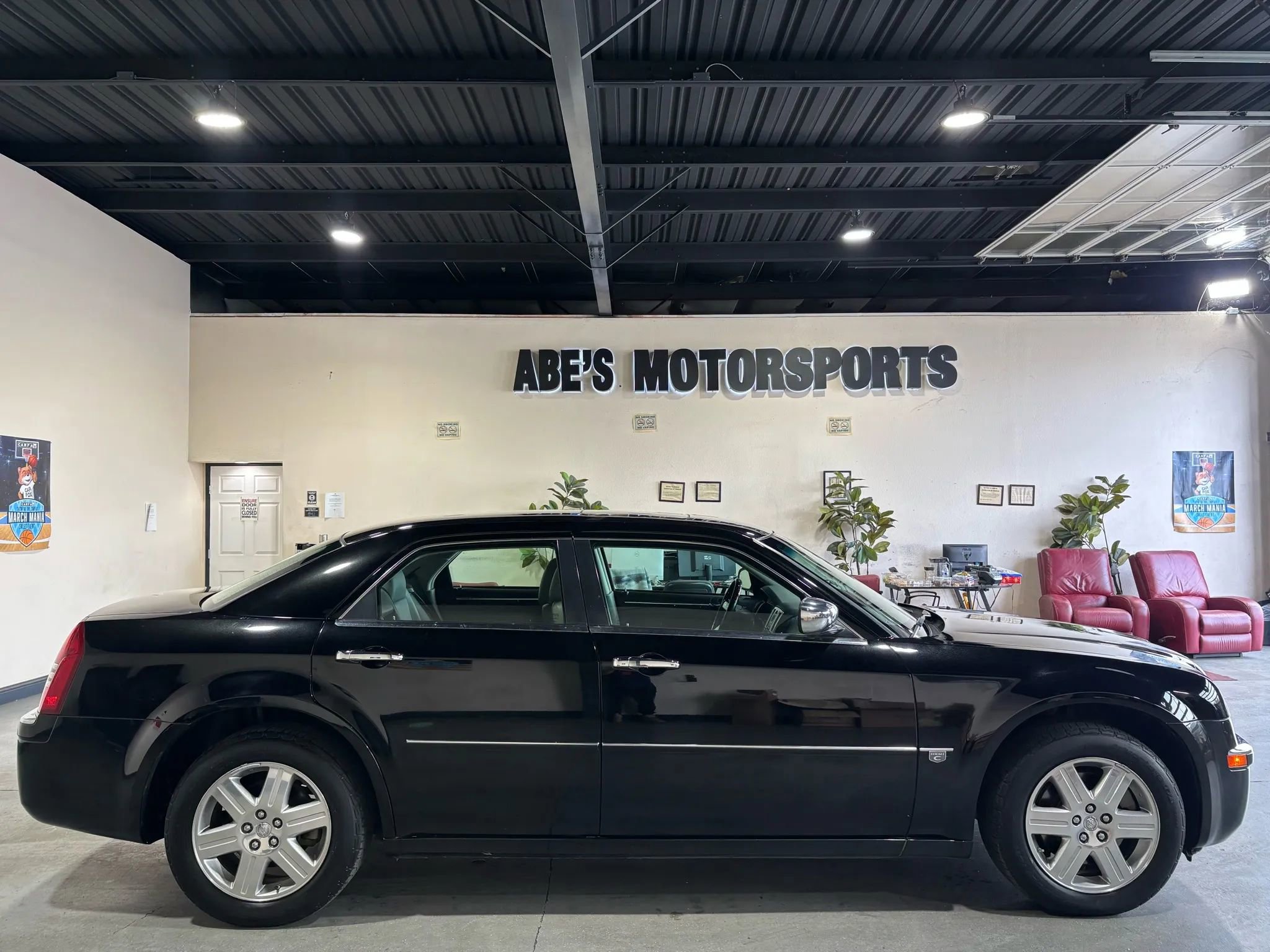 Used 2006 Chrysler 300 C image 4