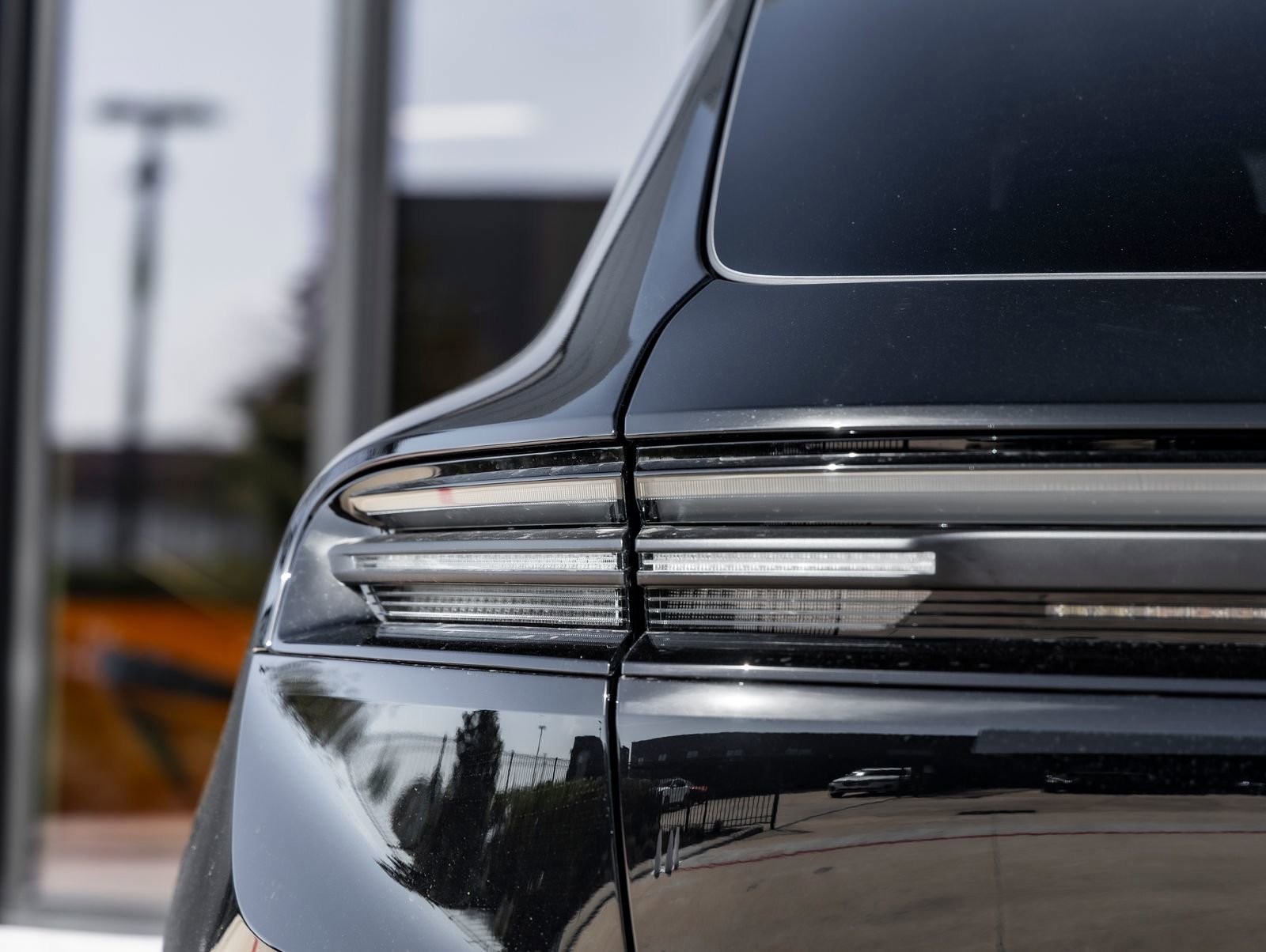 Used 2025 Porsche Macan Electric image 13