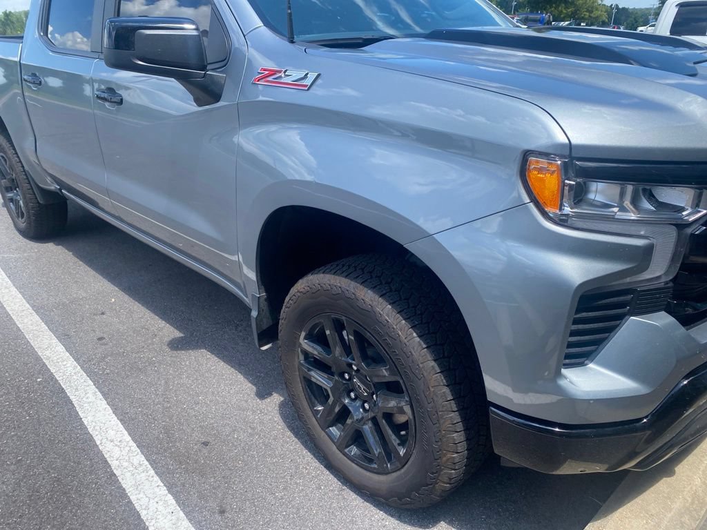 Used 2025 Chevrolet Silverado 1500 LT Trail Boss w/ Convenience Package II AWD/4WD image 5