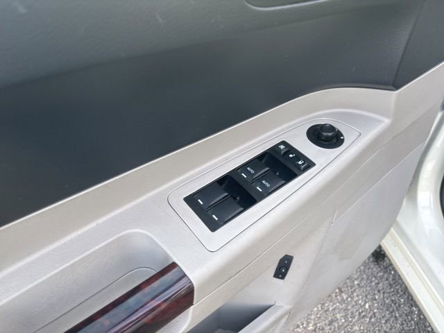 Used 2007 Chrysler 300 C w/ Protection Group II image 21