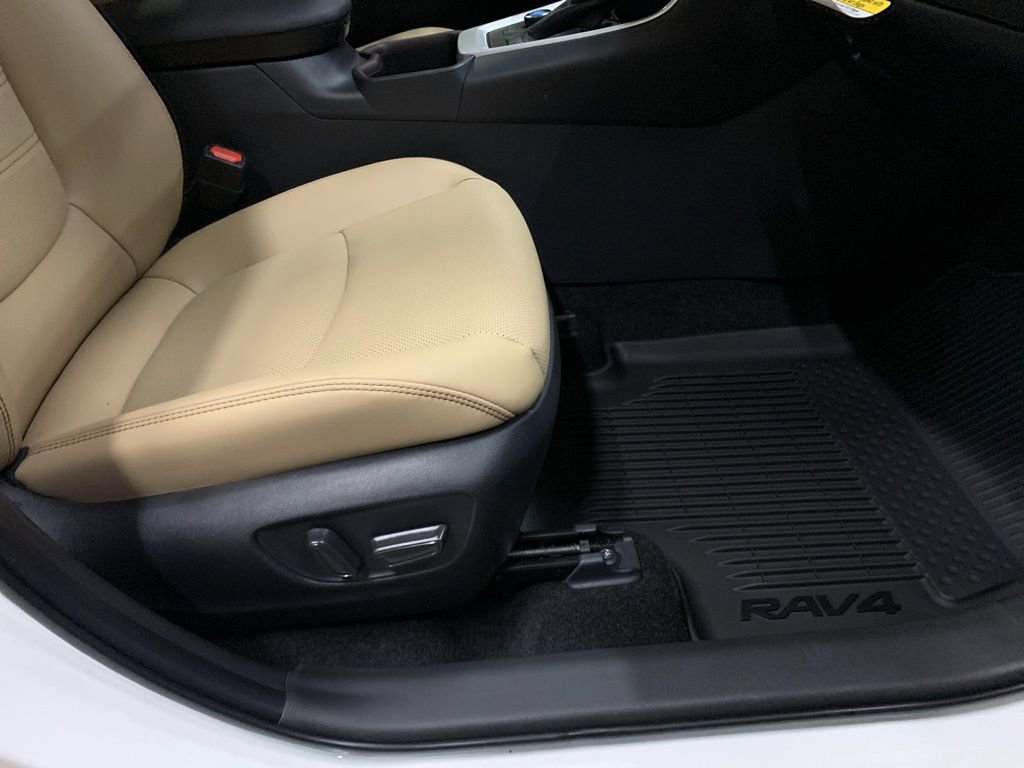 New 2025 Toyota RAV4 Limited image 17