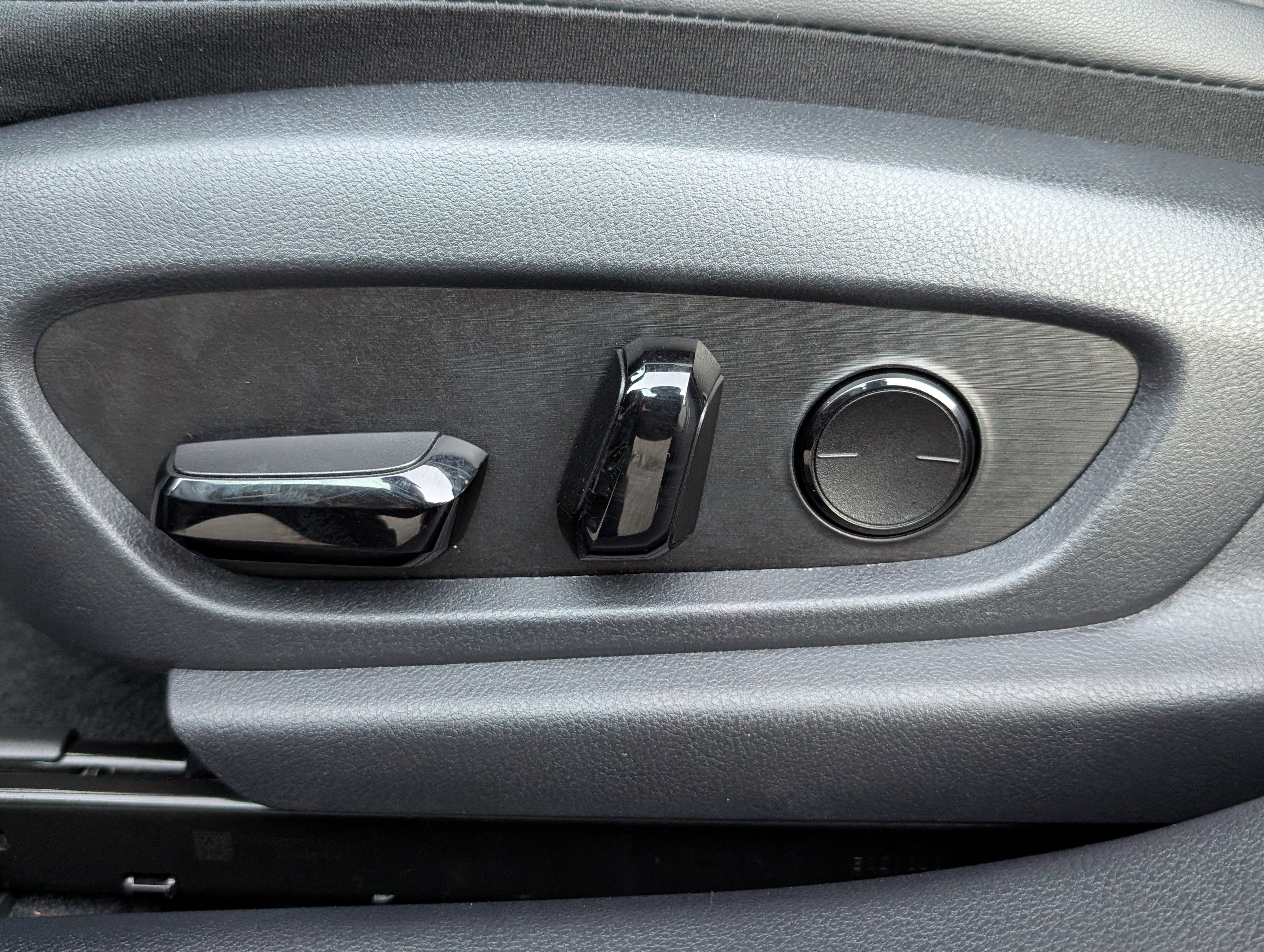 Certified 2025 Lexus ES 350 w/ Premium Package image 21