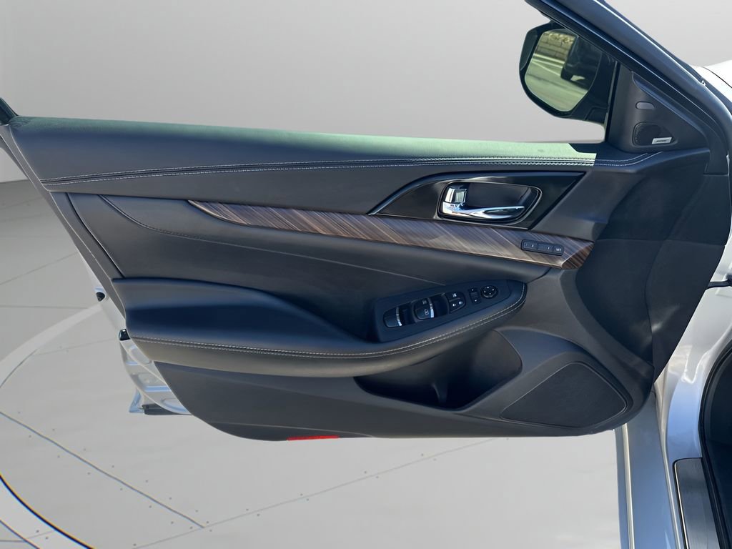 Used 2017 Nissan Maxima Platinum w/ Medallion Package image 24