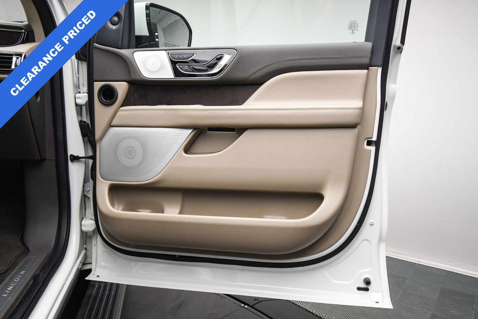 Used 2022 Lincoln Navigator Reserve image 50