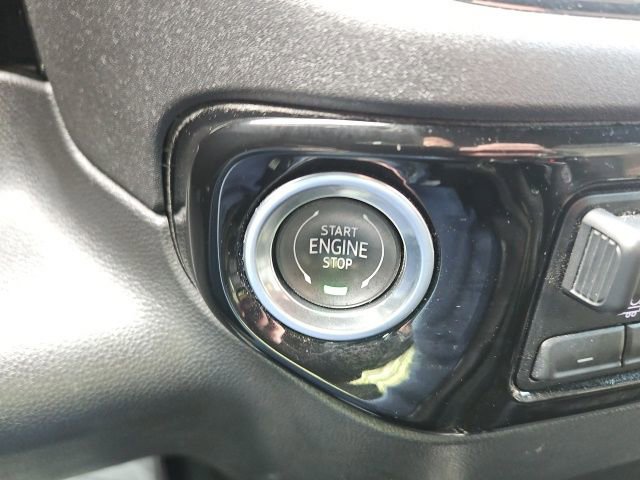 Used 2023 Chevrolet Silverado 1500 ZR2 w/ Technology Package image 33