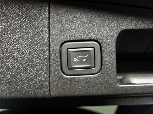 Used 2025 Cadillac XT5 Premium Luxury image 24