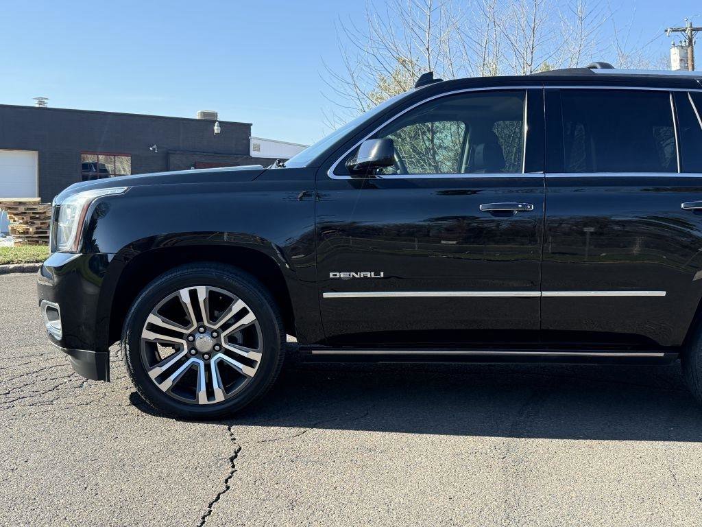Used 2017 GMC Yukon Denali w/ Open Road Package AWD/4WD image 6