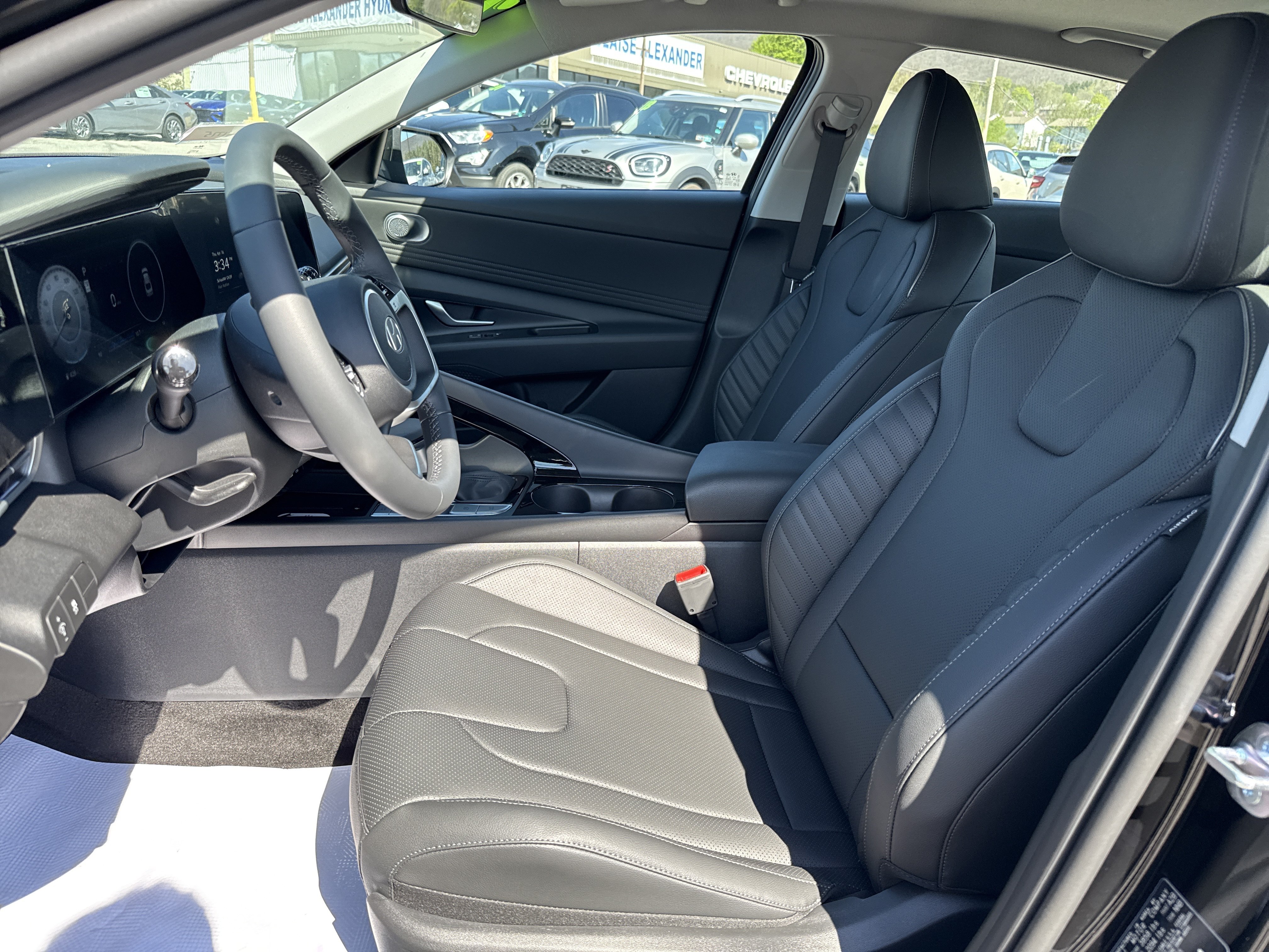 New 2026 Hyundai Elantra Limited FWD image 14