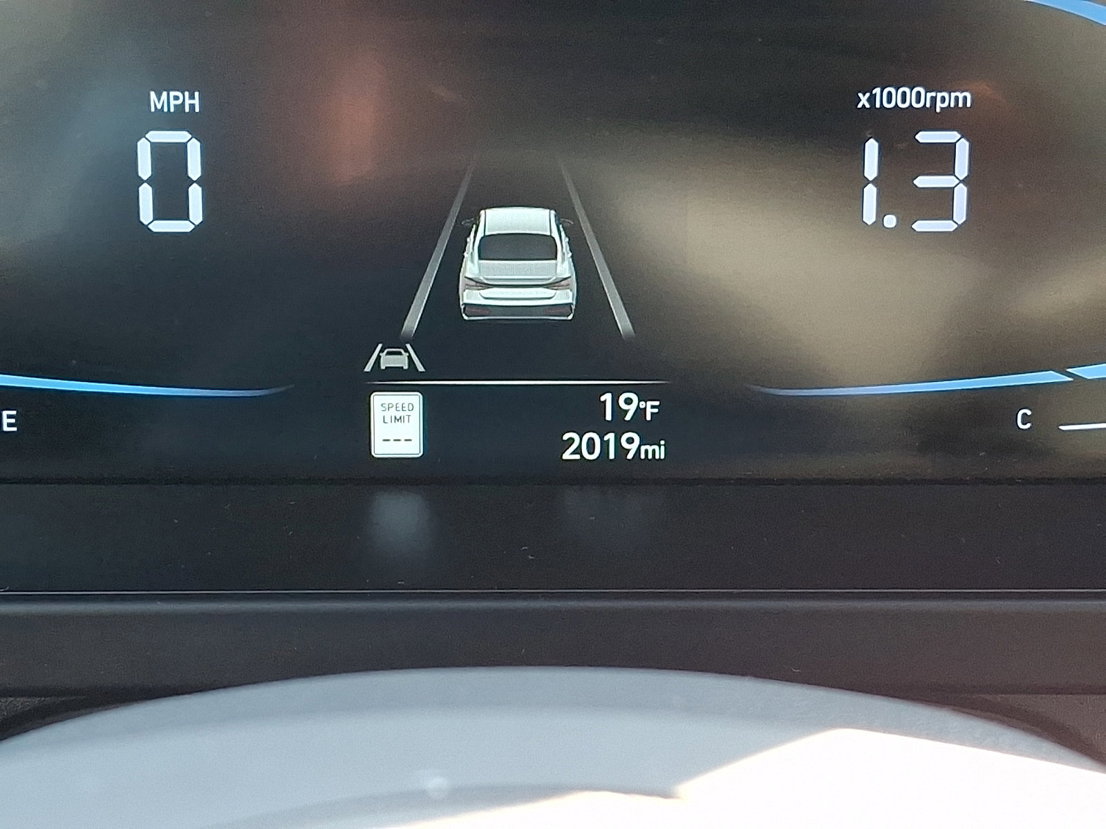 Certified 2025 Hyundai Elantra Sport w/ Cargo Package image 19