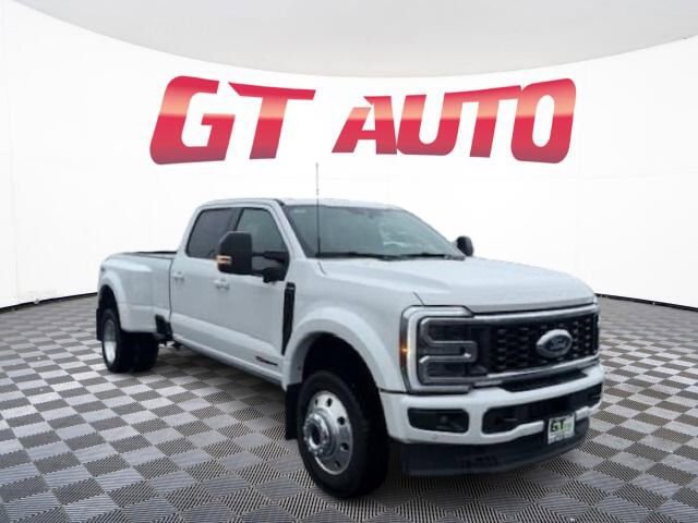 Used 2025 Ford F450 Platinum w/ FX4 Off-Road Package AWD/4WD image 1