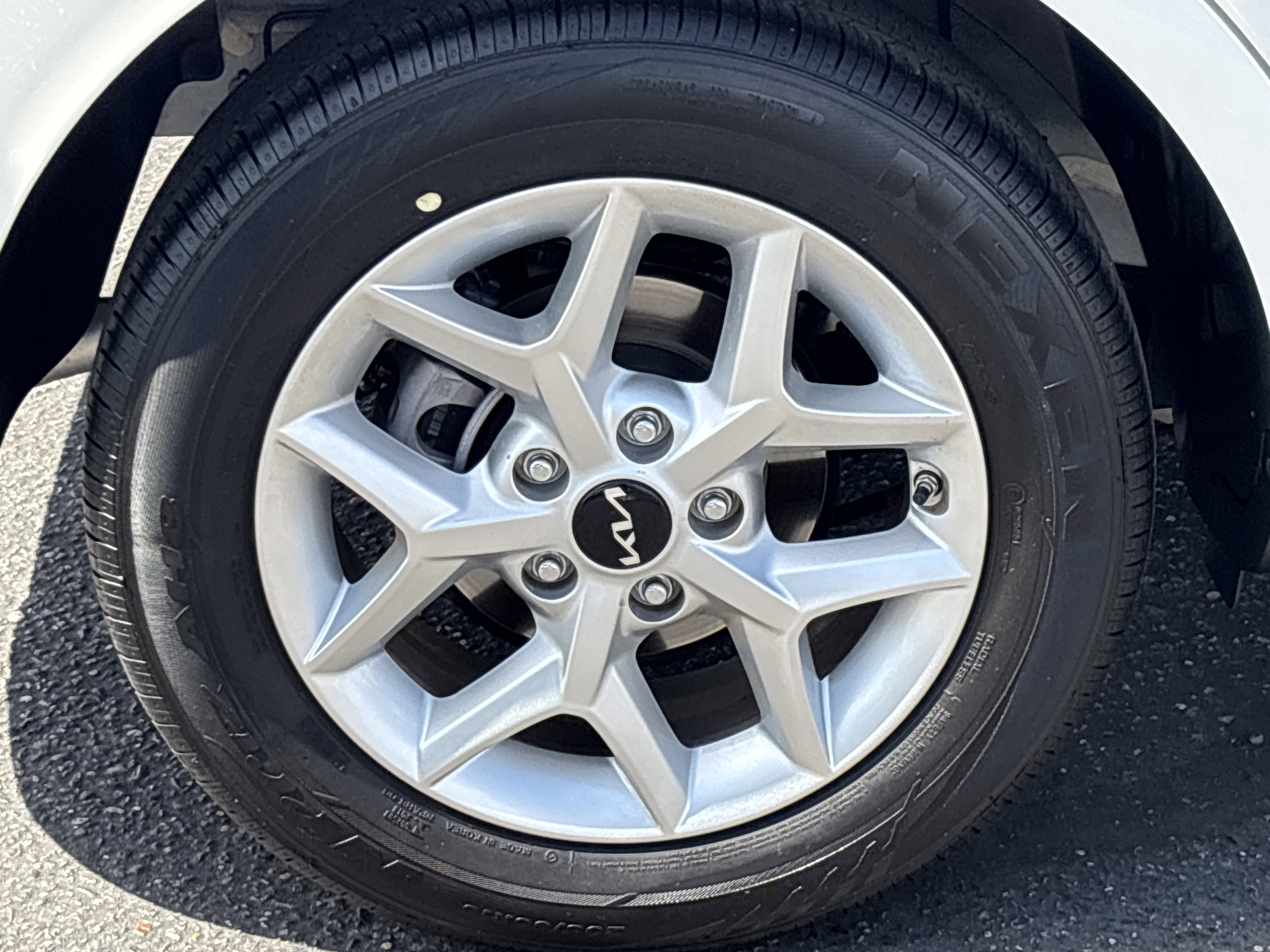 Certified 2025 Kia Soul LX w/ LX Technology Package FWD image 7