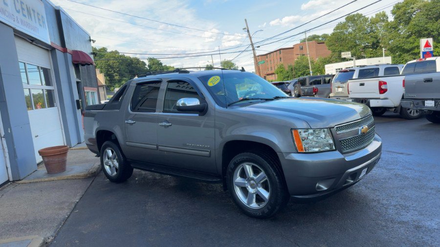 Used 2012 Chevrolet Avalanche LS w/ All-Star Edition AWD/4WD image 4