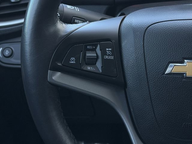 Used 2022 Chevrolet Trax LT w/ LT Convenience Package image 14