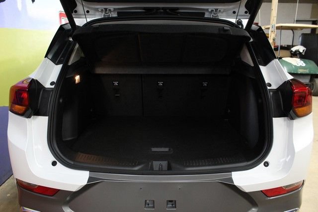 Used 2023 Buick Encore GX Essence w/ Experience Buick Package FWD image 6