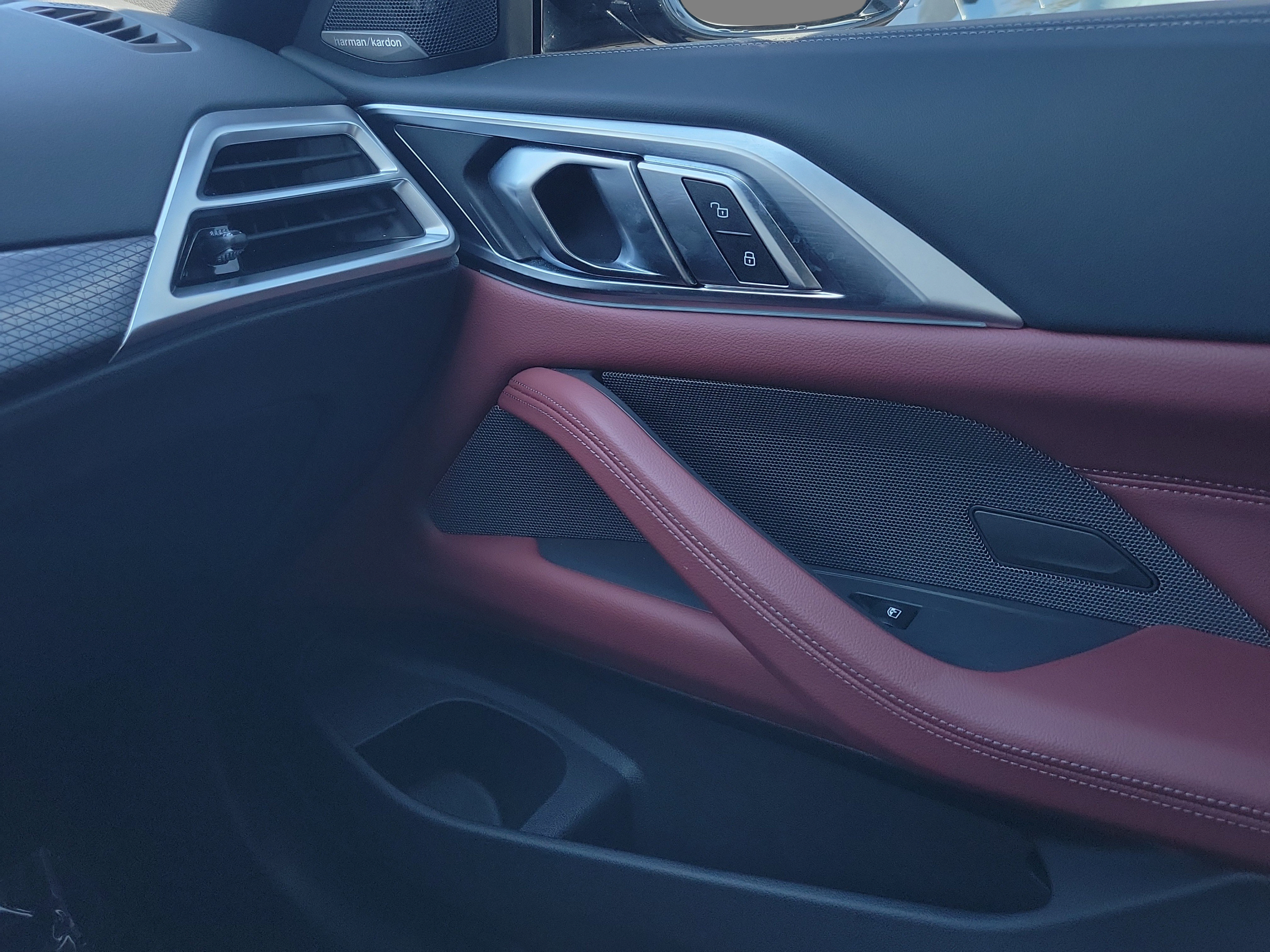 Used 2025 BMW M440i Convertible w/ Premium Package RWD image 23