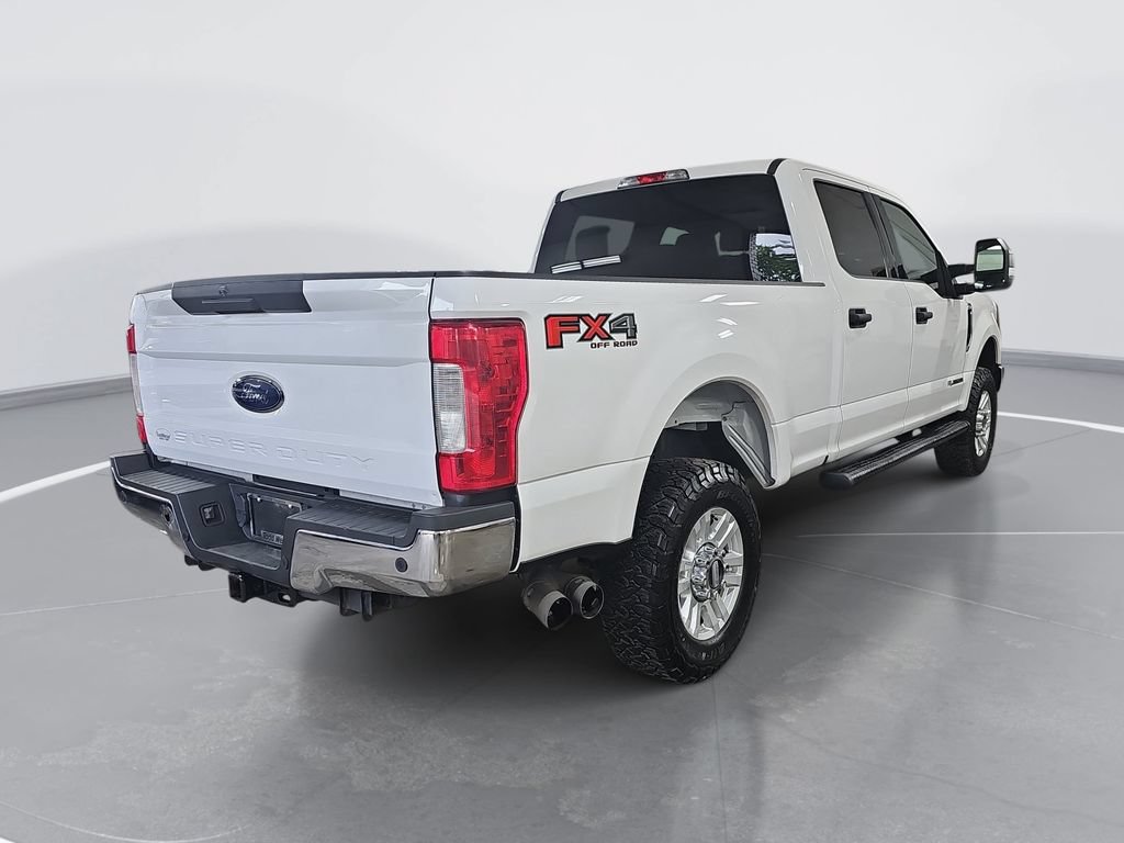 Used 2018 Ford F250 XLT w/ XLT Value Package AWD/4WD image 3