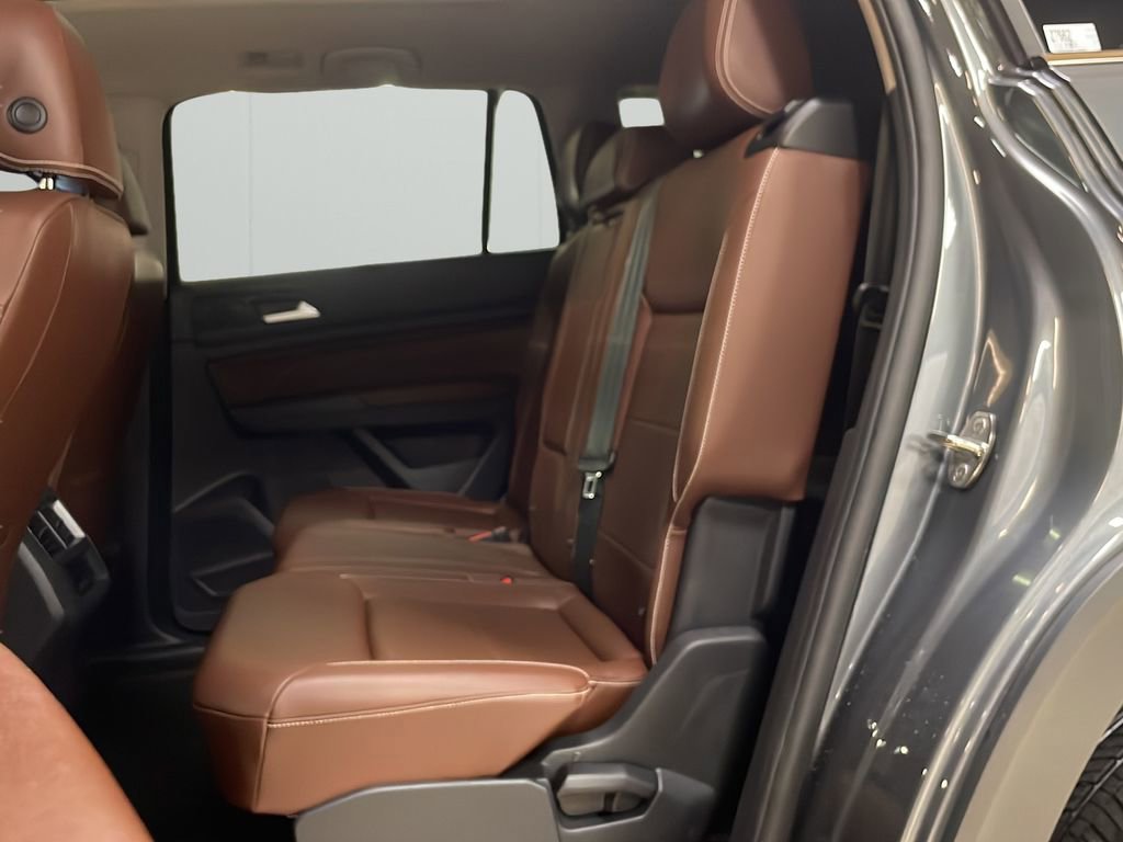 Used 2023 Volkswagen Atlas SE w/ Panoramic Sunroof Package AWD/4WD image 14