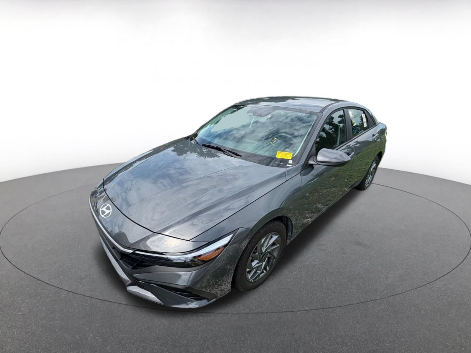 Used 2026 Hyundai Elantra Hybrid FWD image 4