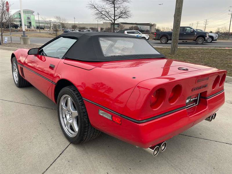 Used 1990 Chevrolet Corvette Convertible RWD image 20