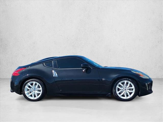 Used 2016 Nissan 370Z Coupe RWD image 4