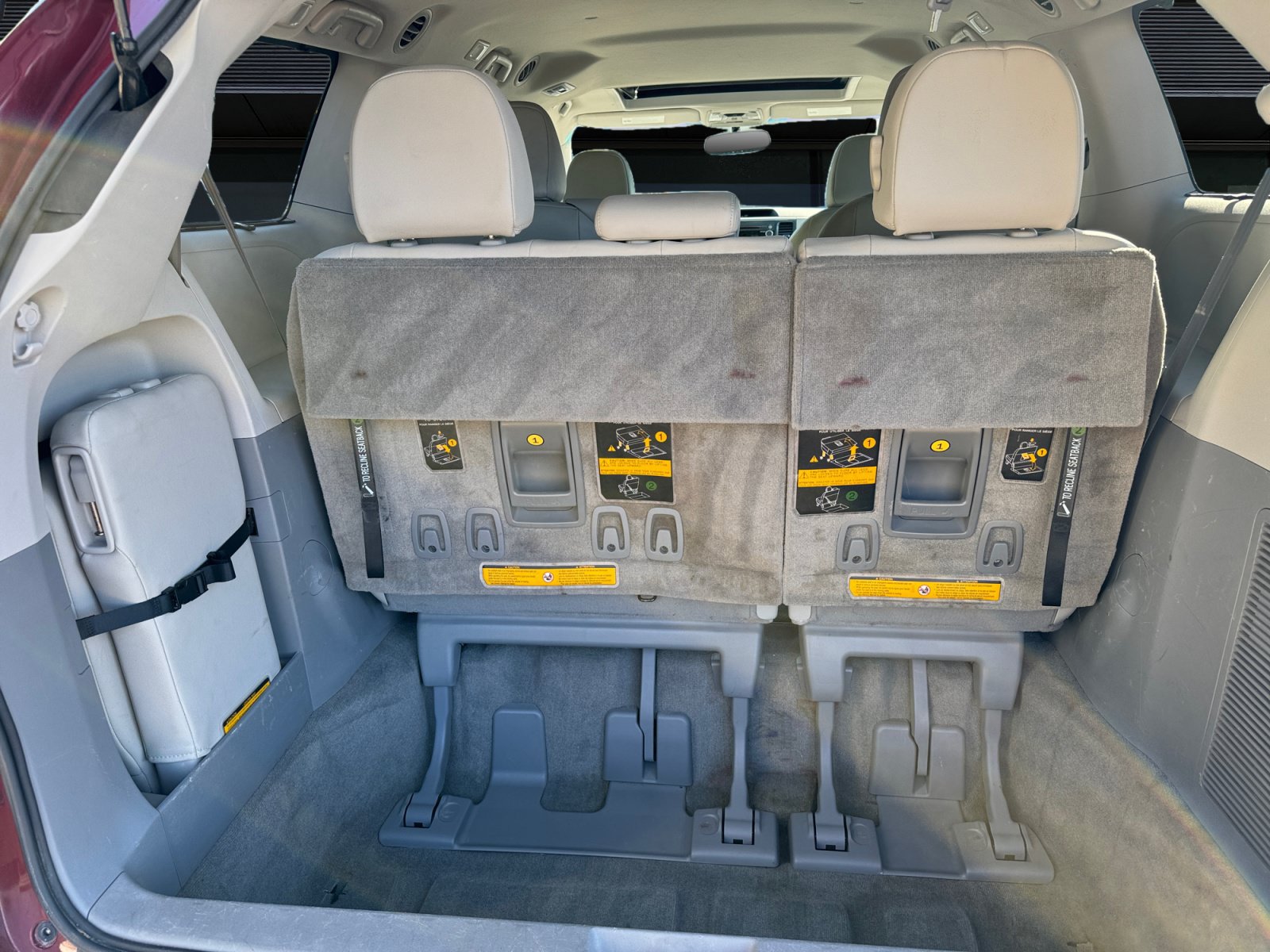 Used 2012 Toyota Sienna XLE FWD image 12