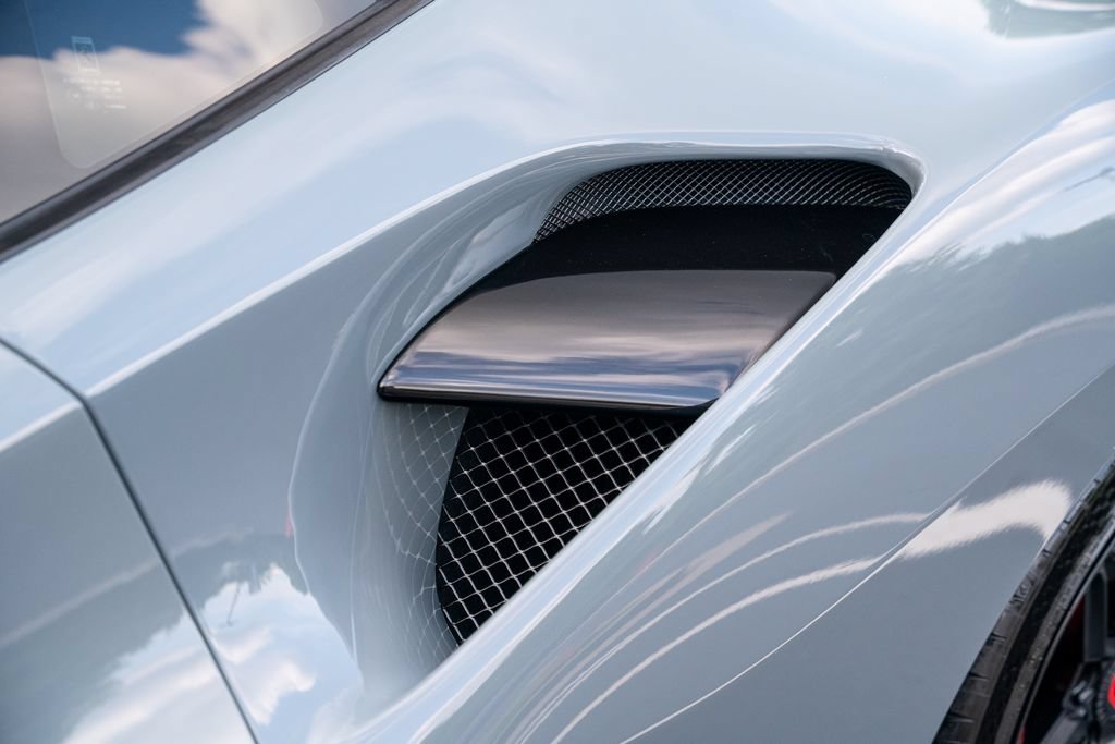 Used 2016 Ferrari 488 GTB RWD image 27