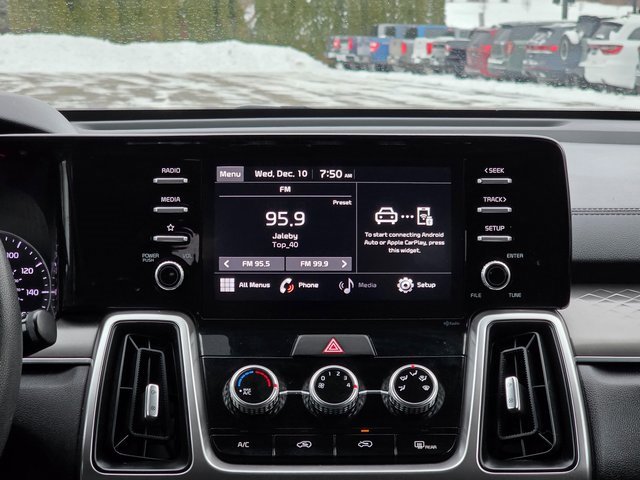 Used 2021 Kia Sorento LX image 21