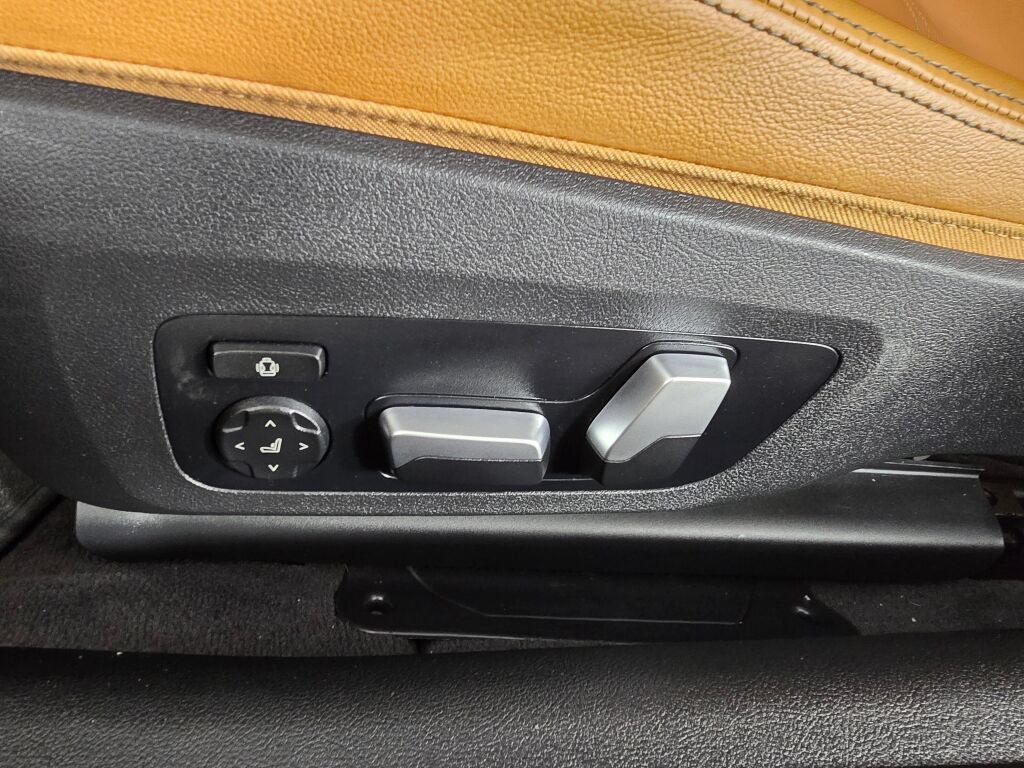 Used 2021 BMW M440i Convertible w/ Premium Package RWD image 24