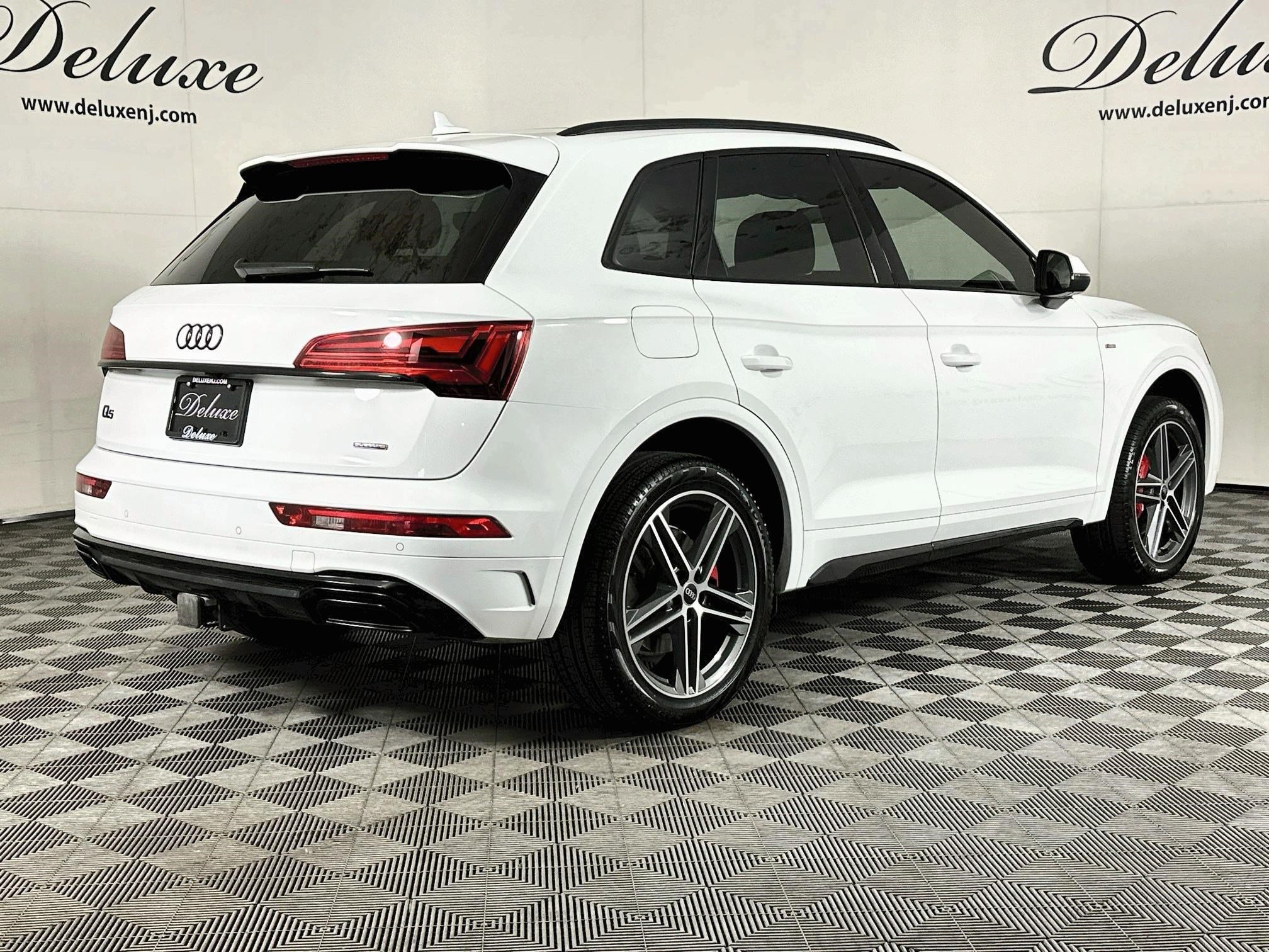 Used 2025 Audi Q5 e Premium Plus w/ Premium Plus Package AWD/4WD image 6