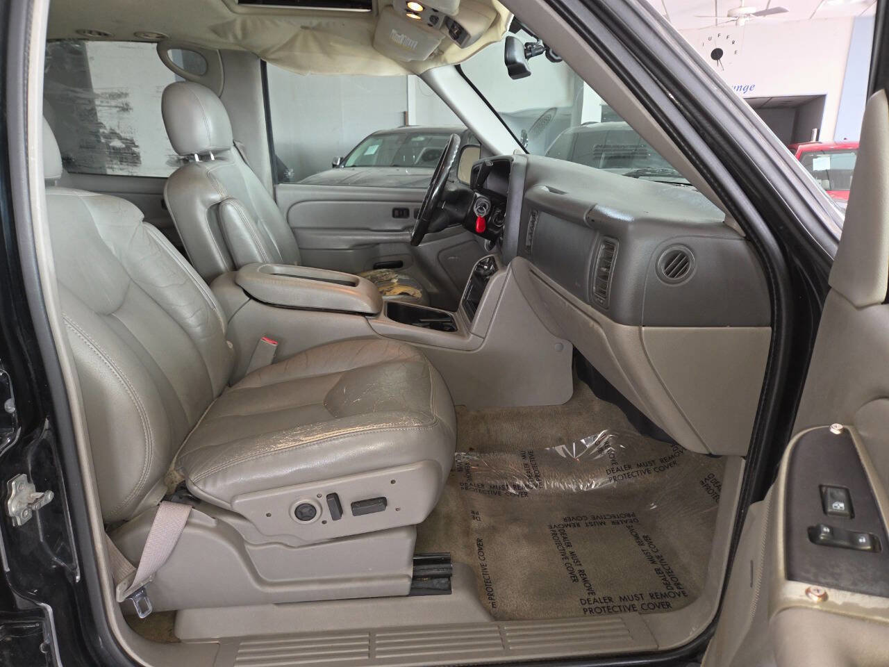 Used 2005 GMC Yukon SLT w/ SLT Preferred Equipment Group AWD/4WD image 27