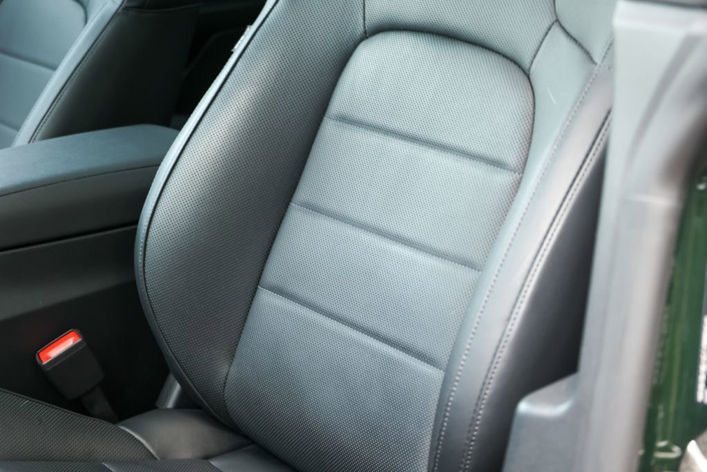 Certified 2025 Porsche Macan 4 Electric image 40