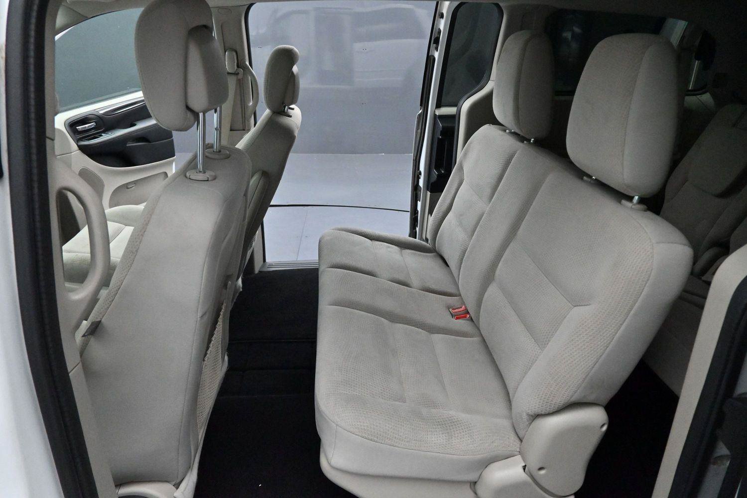 Used 2017 Dodge Grand Caravan SE FWD image 20