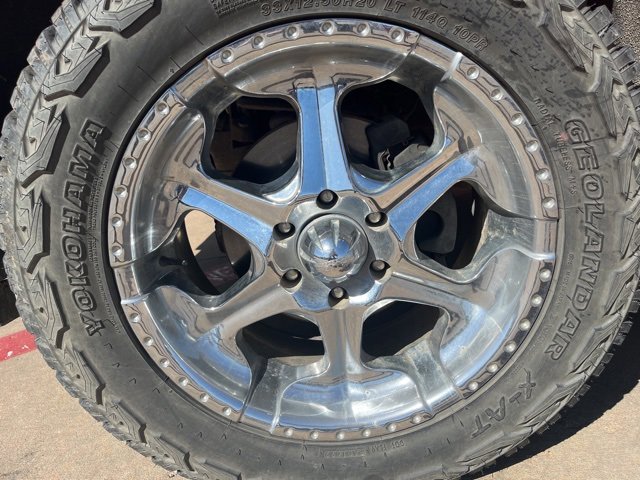 Used 2018 Chevrolet Silverado 1500 LT w/ Texas Edition image 9