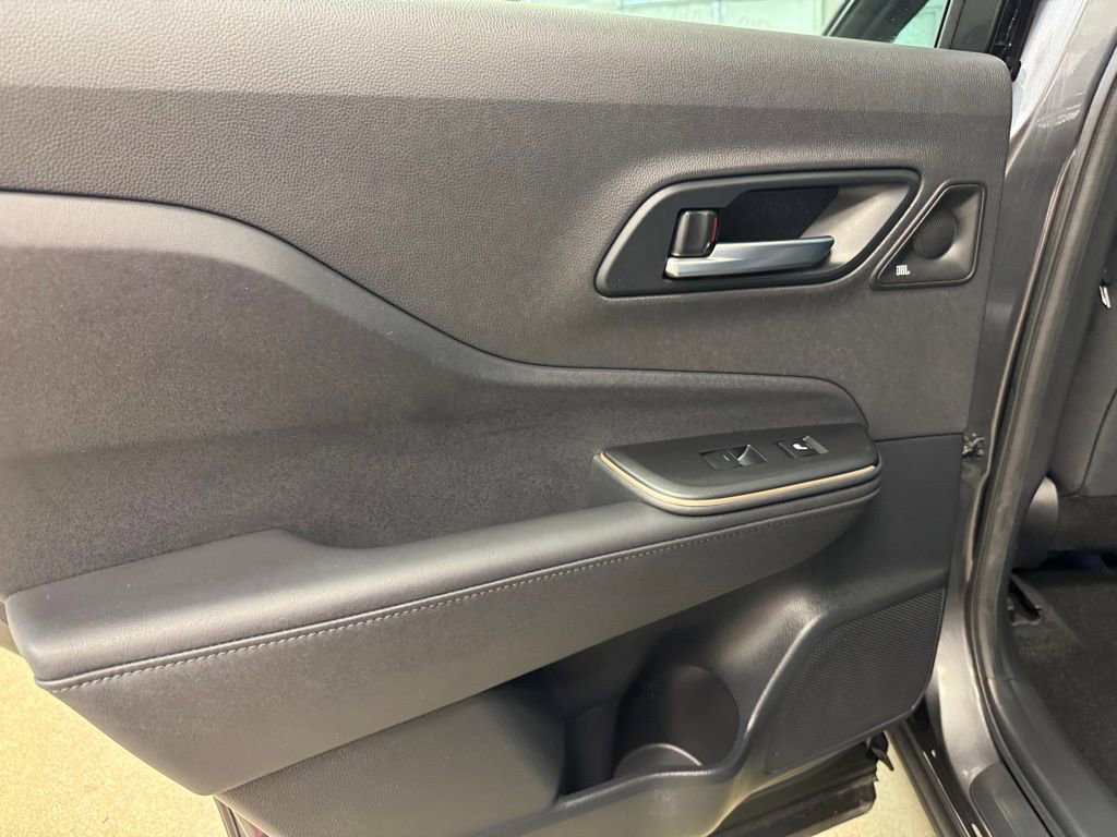 Used 2023 Toyota Crown Limited image 15