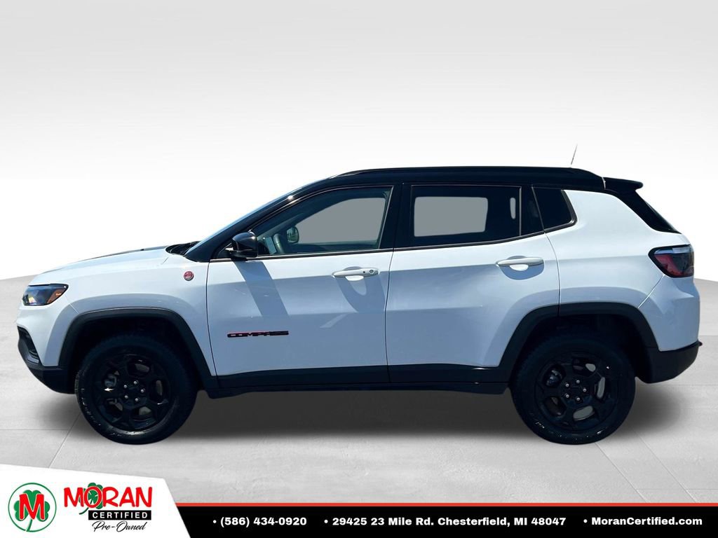 Used 2023 Jeep Compass Trailhawk w/ Trailhawk Convenience Group AWD/4WD image 2