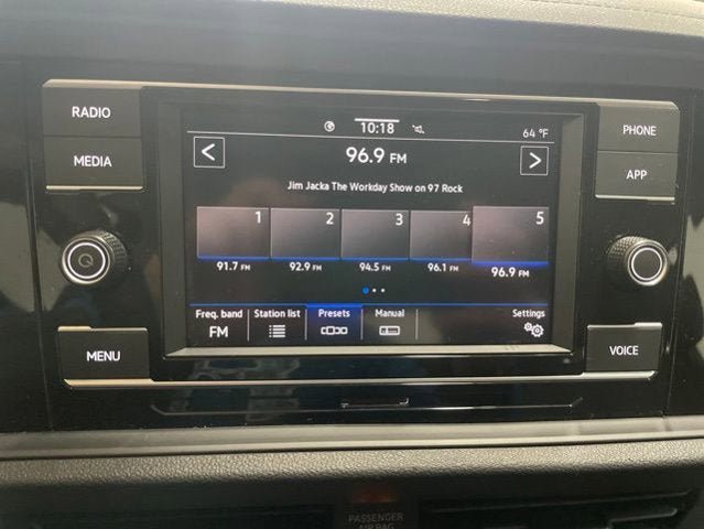 Certified 2023 Volkswagen Jetta SE w/ Panoramic Sunroof Package FWD image 21