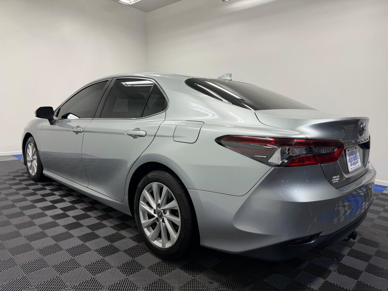 Used 2023 Toyota Camry LE FWD image 9